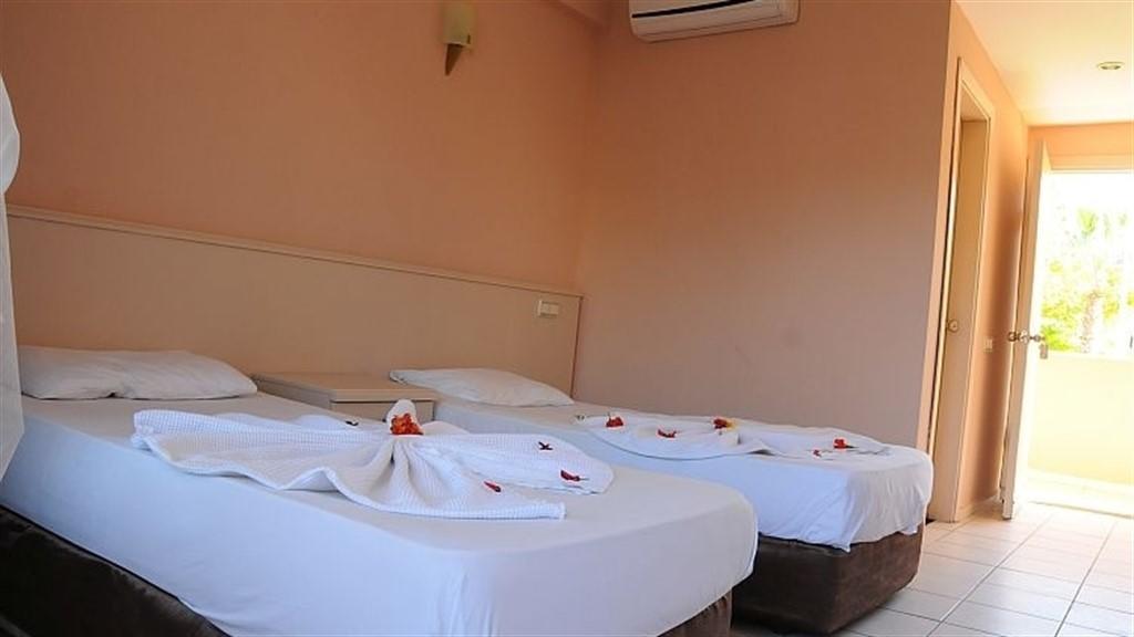 Club Herakles Hotel 凯梅尔 外观 照片